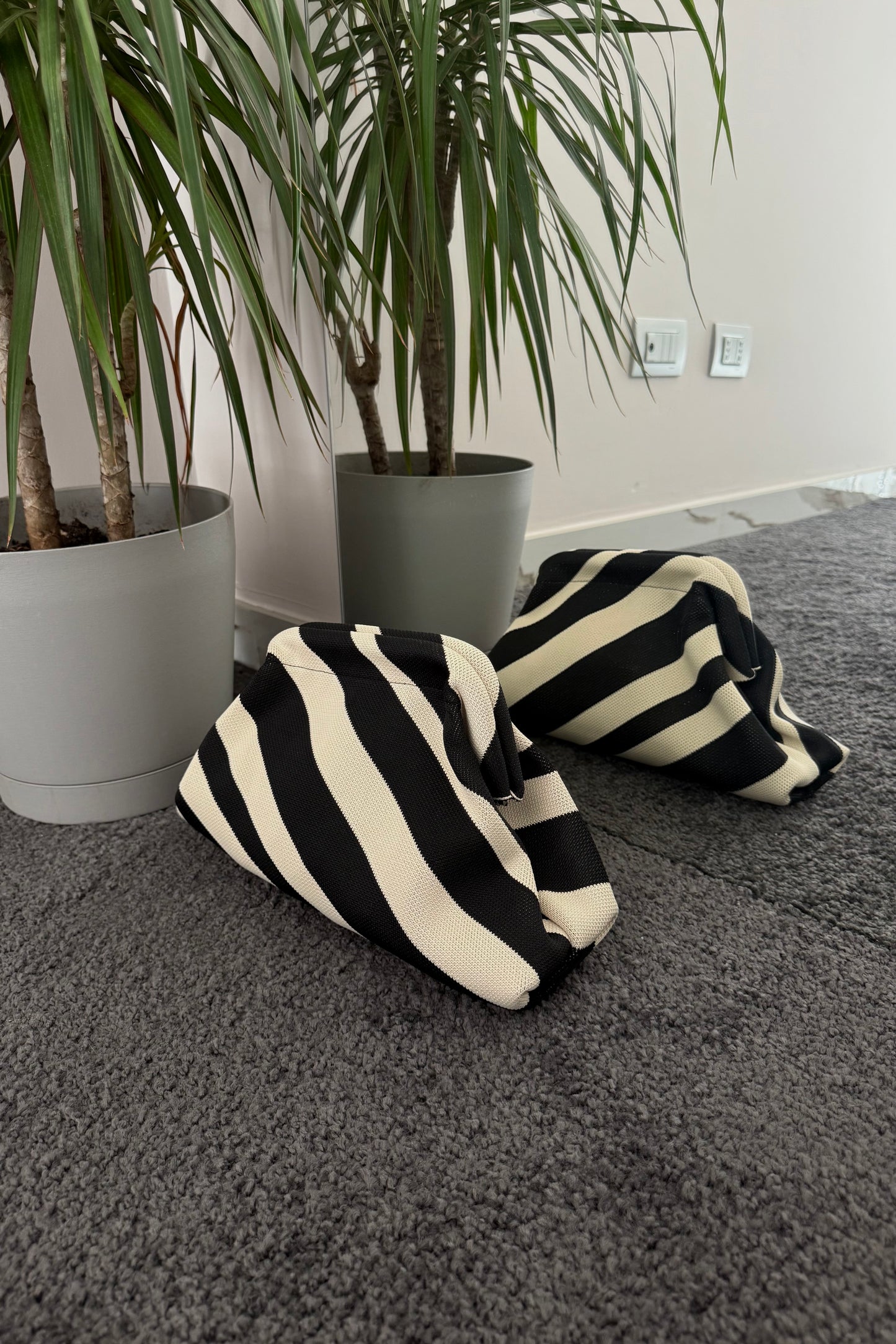 CLUTCH ZEBRA