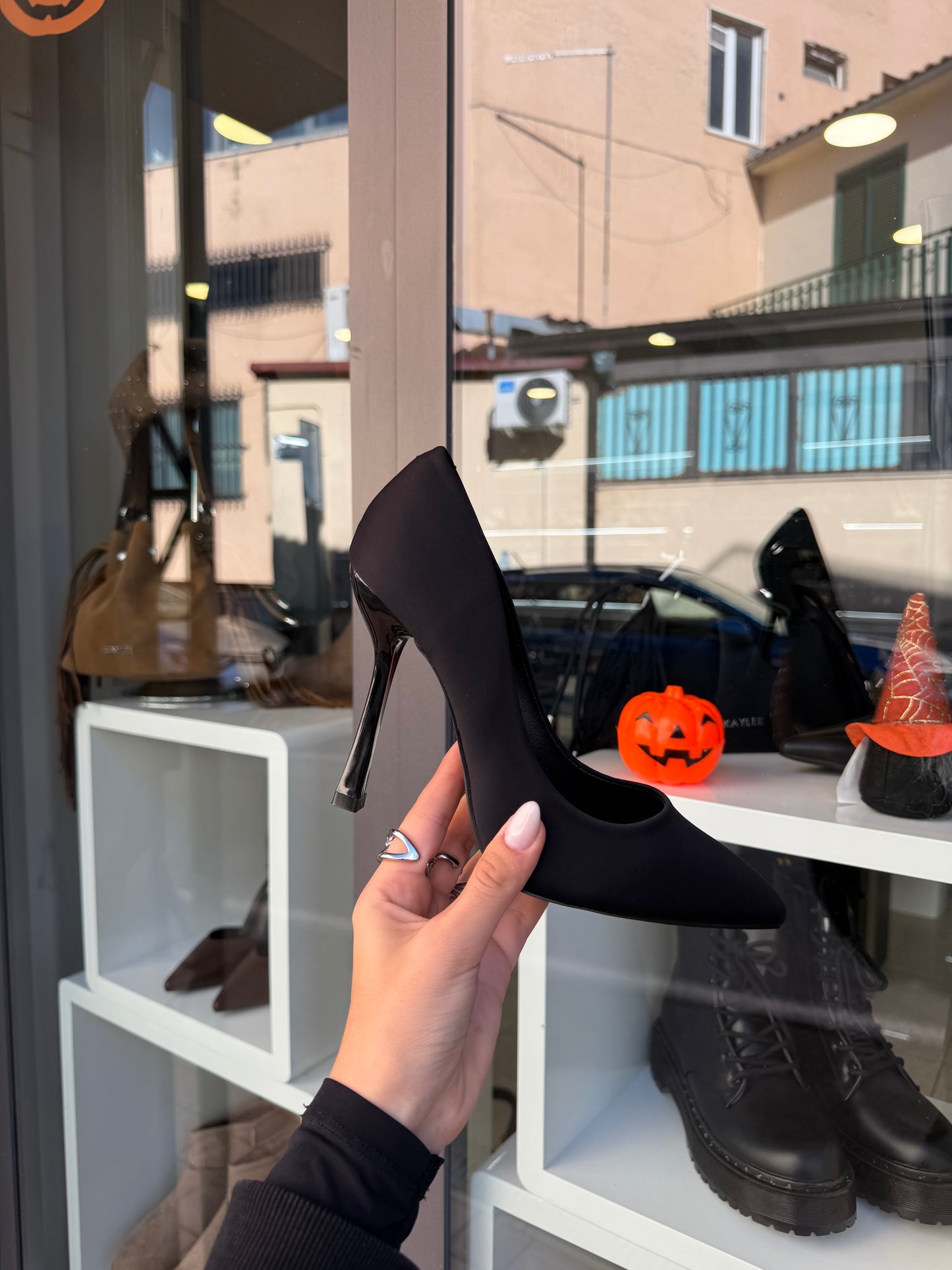 decolleté in raso neri