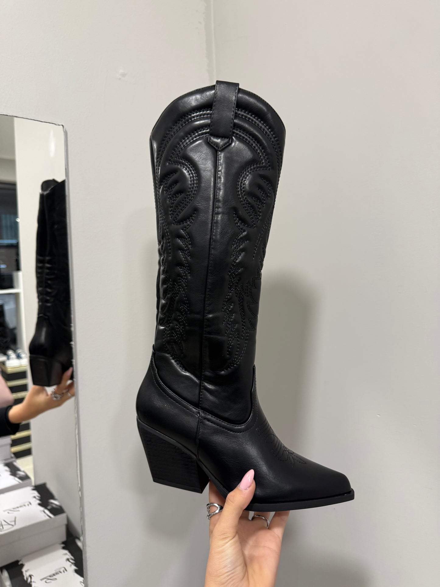 texani alti con cuciture