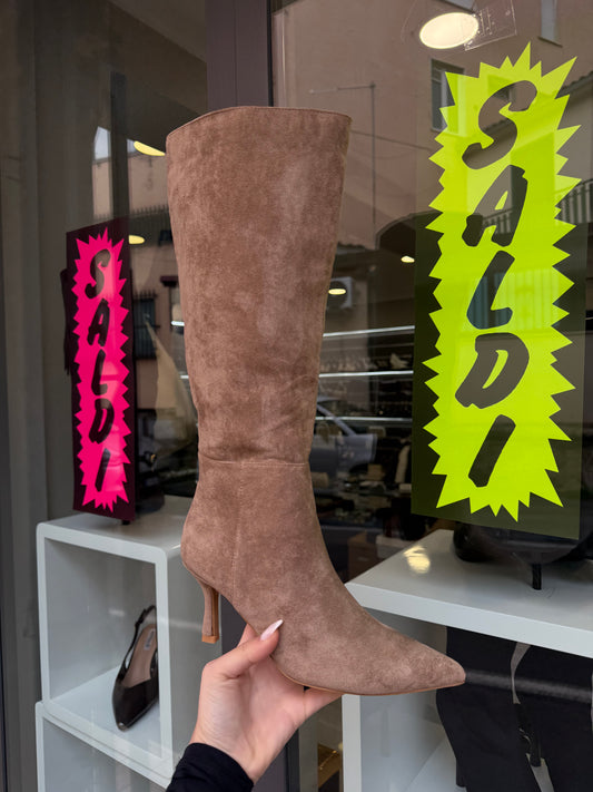 stivali in camoscio beige