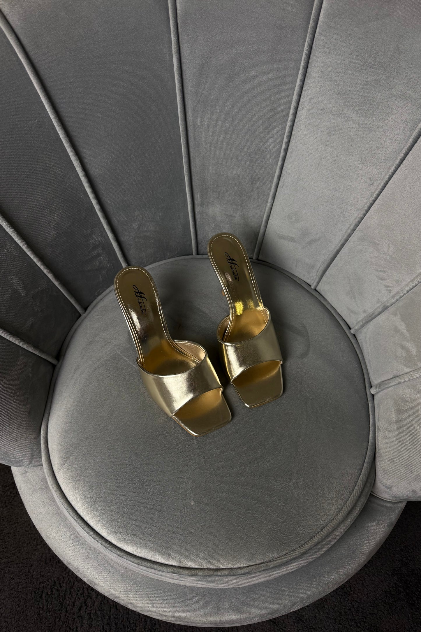 MULES SQUARE ORO