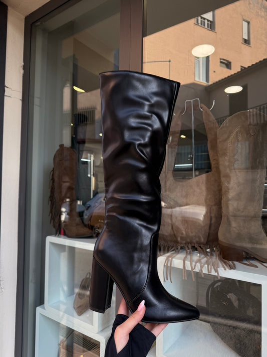 stivali neri tacco doppio