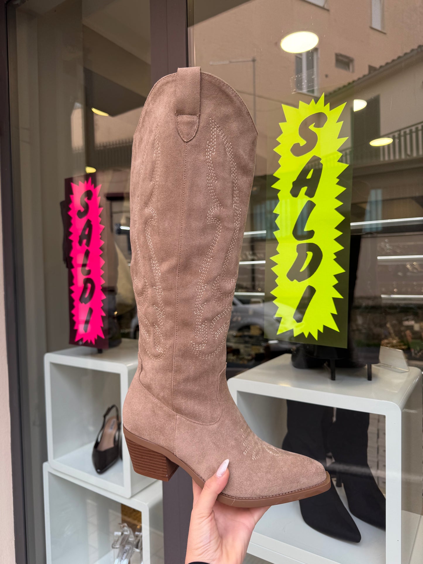 texani beige con cuciture