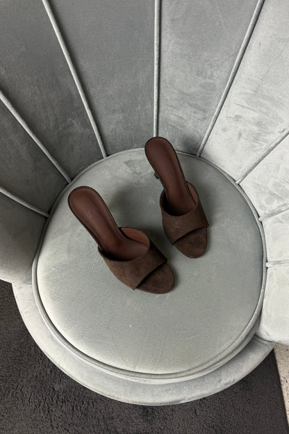 MULES SCAMOSCIATE MARRONI