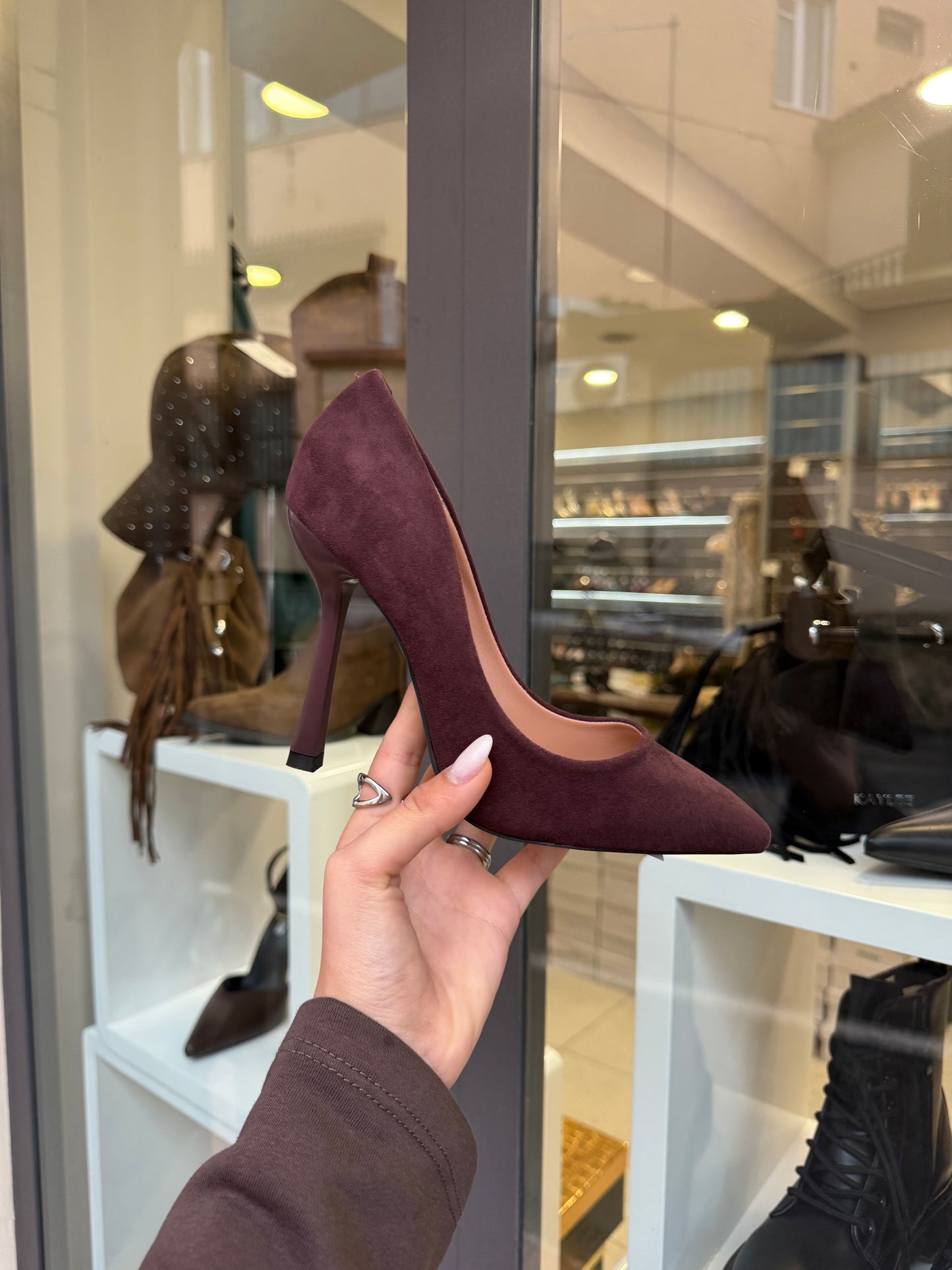 decolleté in camoscio marroni