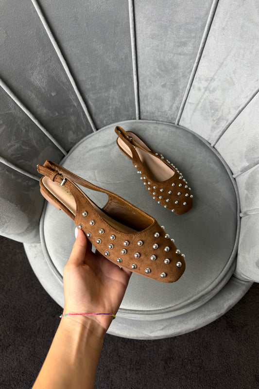 BALLERINE CON BORCHIE CAMEL