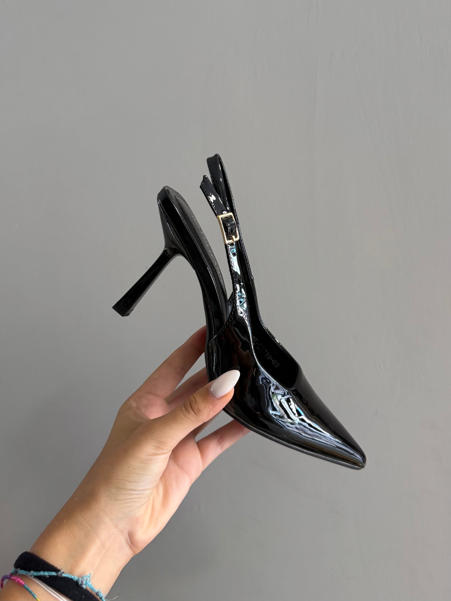 slingback in vernice neri