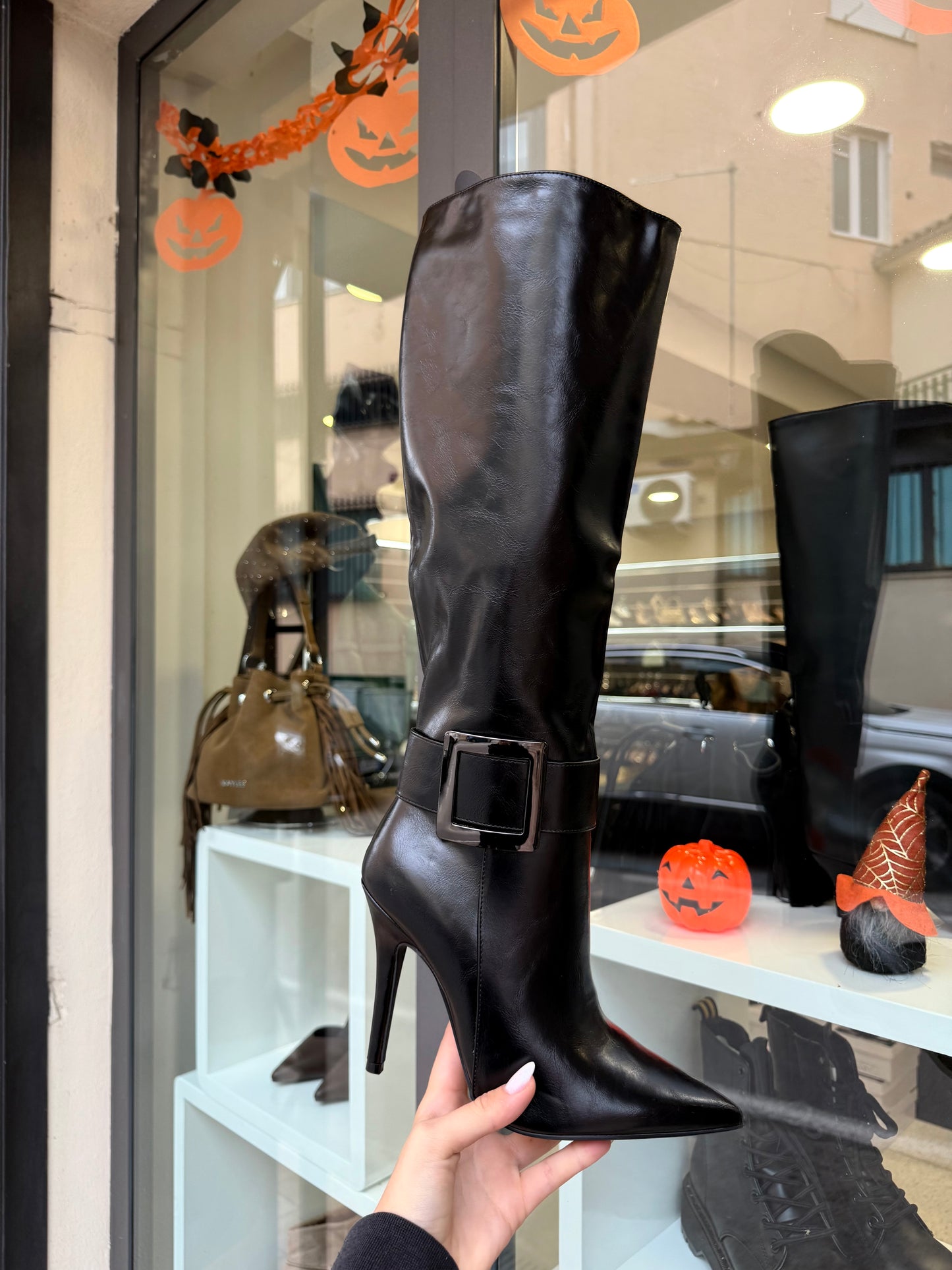 stivali con cinturone Sally