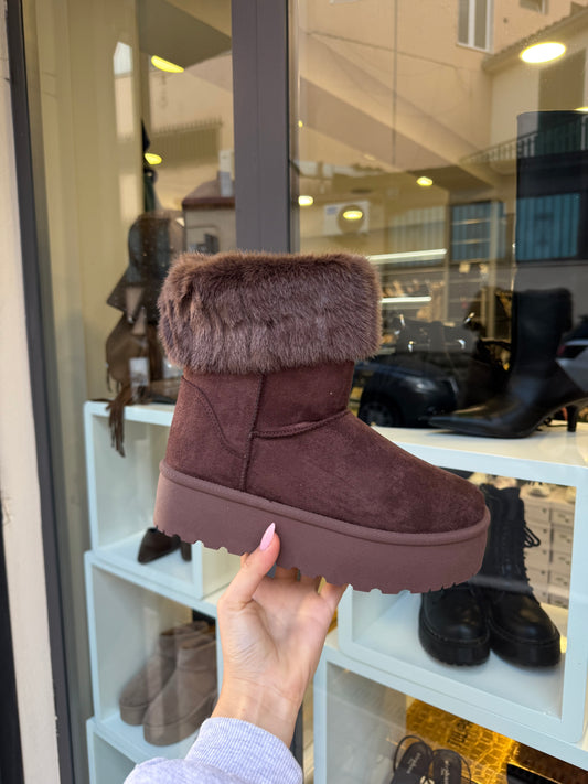 stivaletti mod. UG* marroni