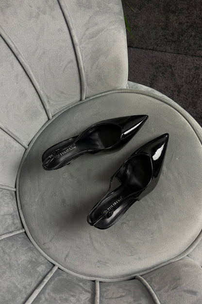 SLINGBACK “V” BLACK