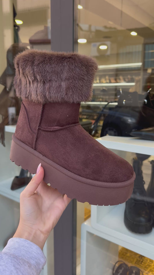 stivaletti mod. UG* marroni