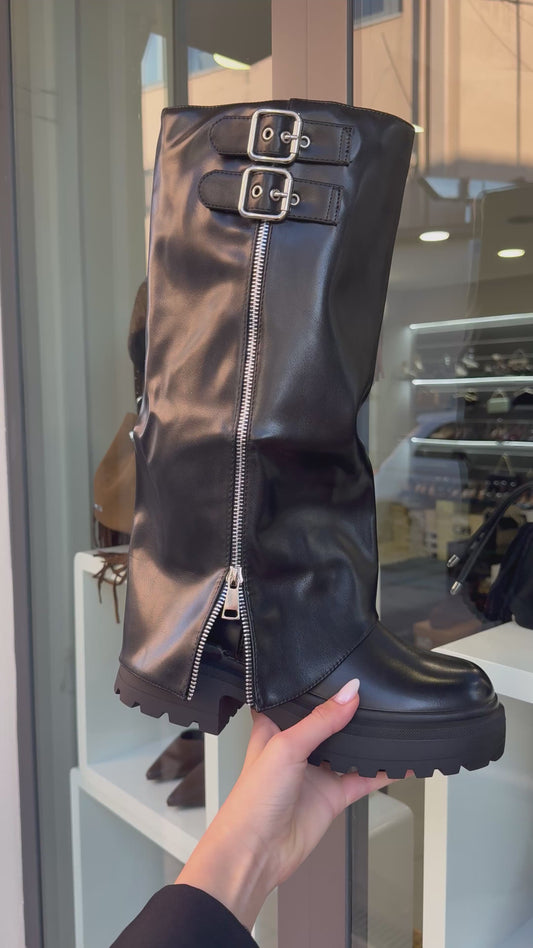 stivali con cinturini