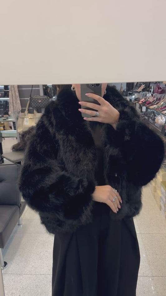 pelliccia NERA con cappuccio